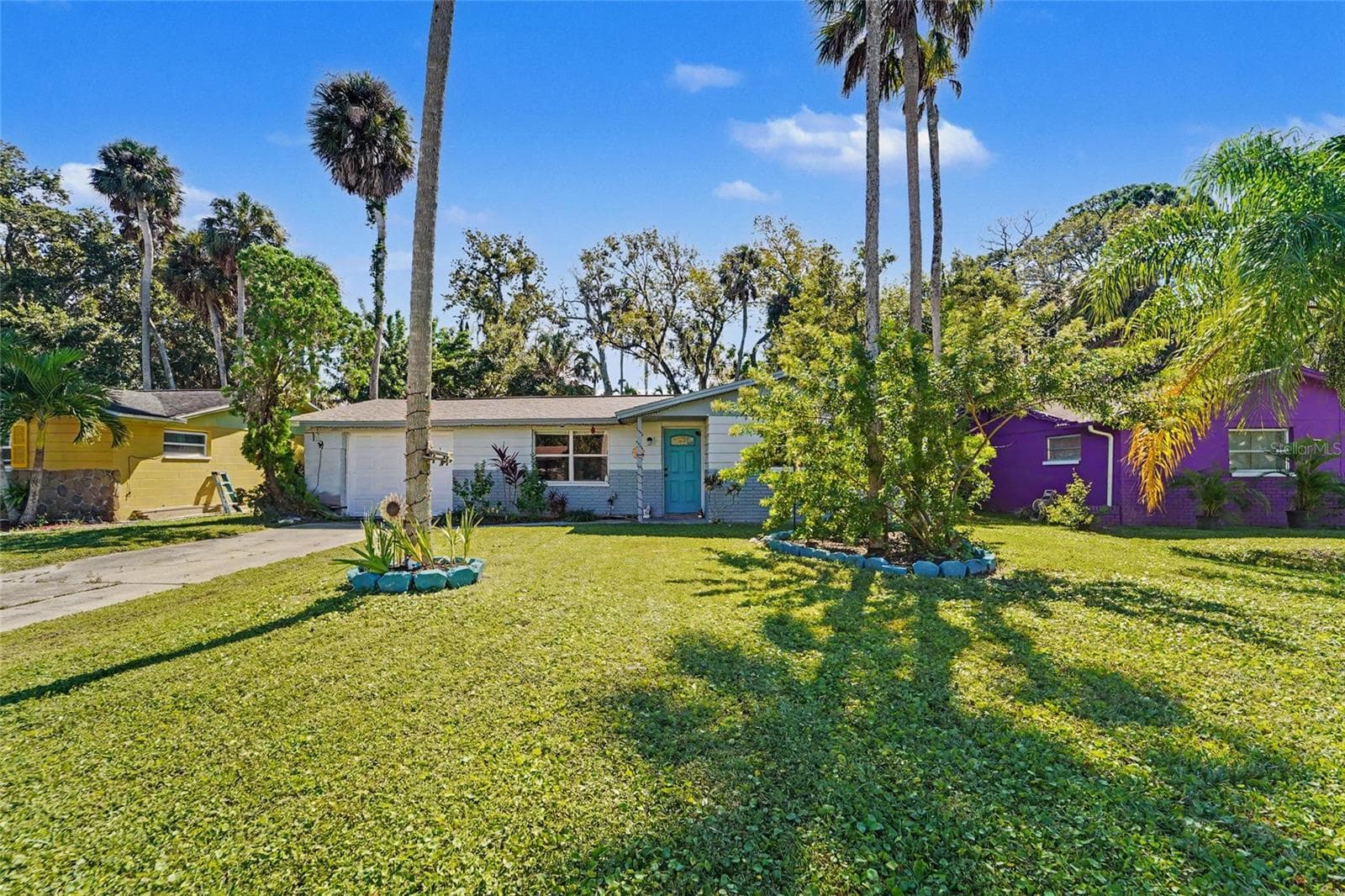 Single Family Residence at 5614 BERLIN DR, PORT RICHEY, photo 2 of 32