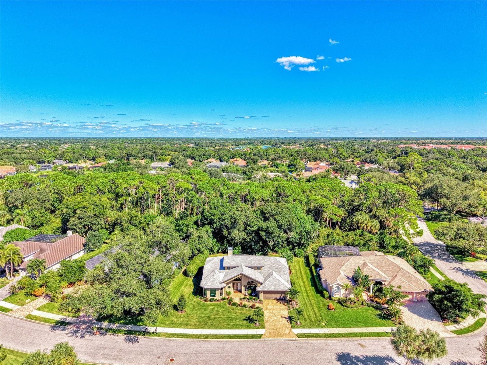 Single Family Residence at 4735 WHITE TAIL LN, SARASOTA, photo 3 of 79