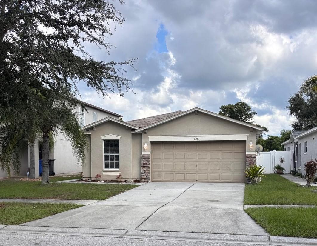7834 CARRIAGE POINTE DR