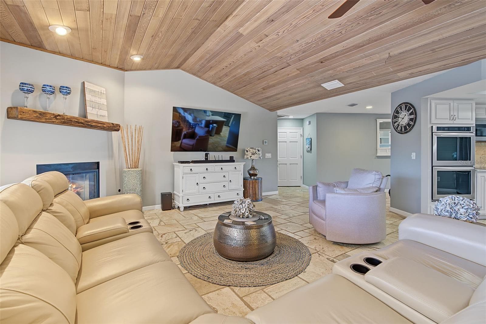 Single Family Residence at 6604 BLACKFIN WAY, APOLLO BEACH, photo 11 of 43