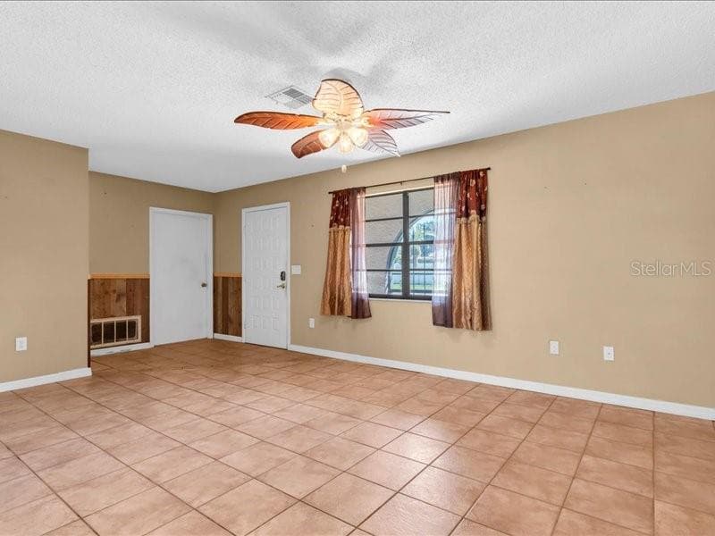 Single Family Residence at 12805 PECAN TREE DR, HUDSON, photo 4 of 40