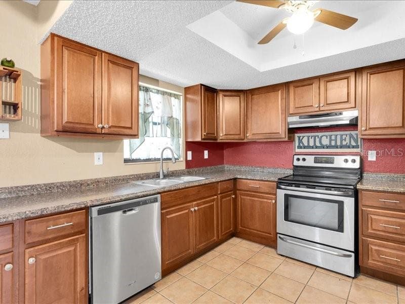 Single Family Residence at 12805 PECAN TREE DR, HUDSON, photo 9 of 40
