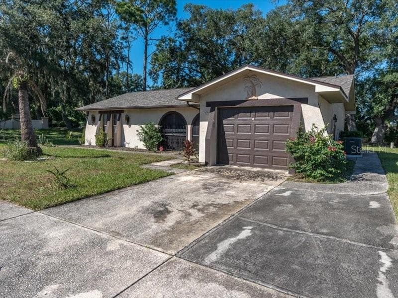 Single Family Residence at 12805 PECAN TREE DR, HUDSON, photo 38 of 40