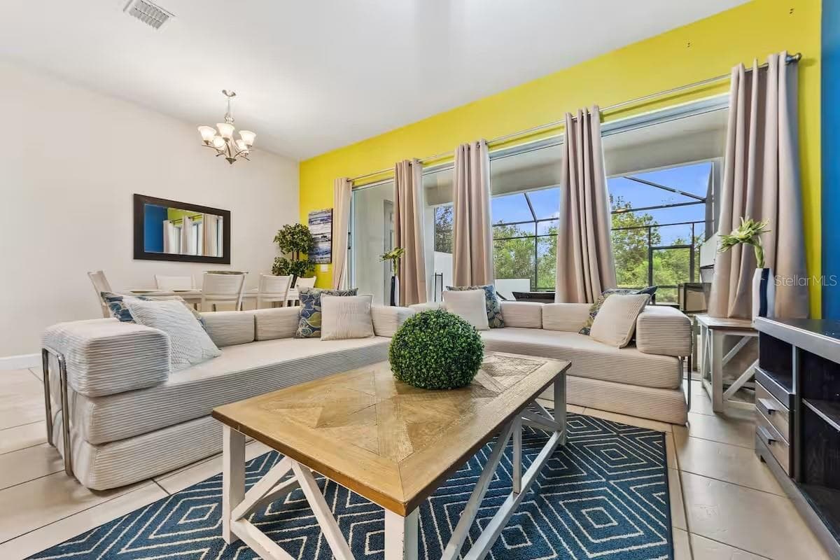 Townhouse at 462 CAPTIVA DR, DAVENPORT, photo 12 of 34