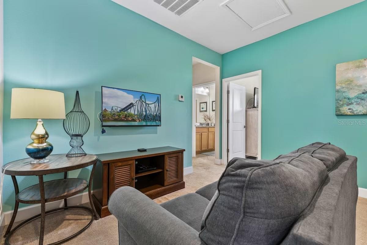 Townhouse at 462 CAPTIVA DR, DAVENPORT, photo 13 of 34