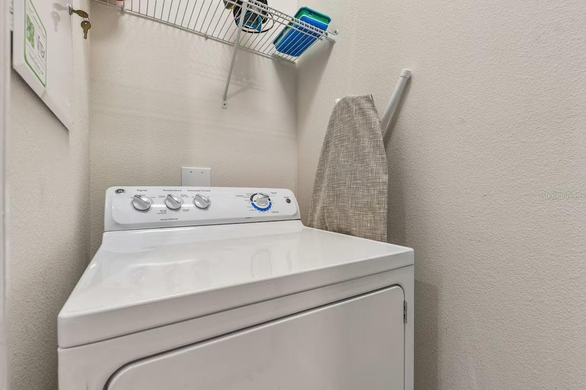 Townhouse at 462 CAPTIVA DR, DAVENPORT, photo 14 of 34