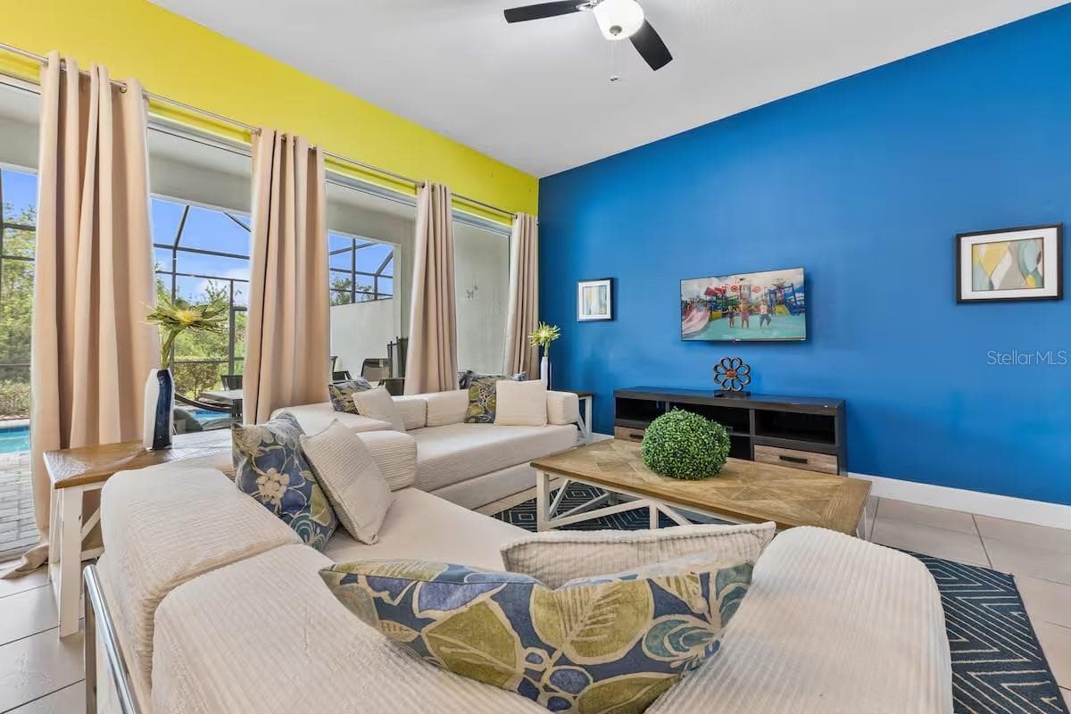 Townhouse at 462 CAPTIVA DR, DAVENPORT, photo 18 of 34