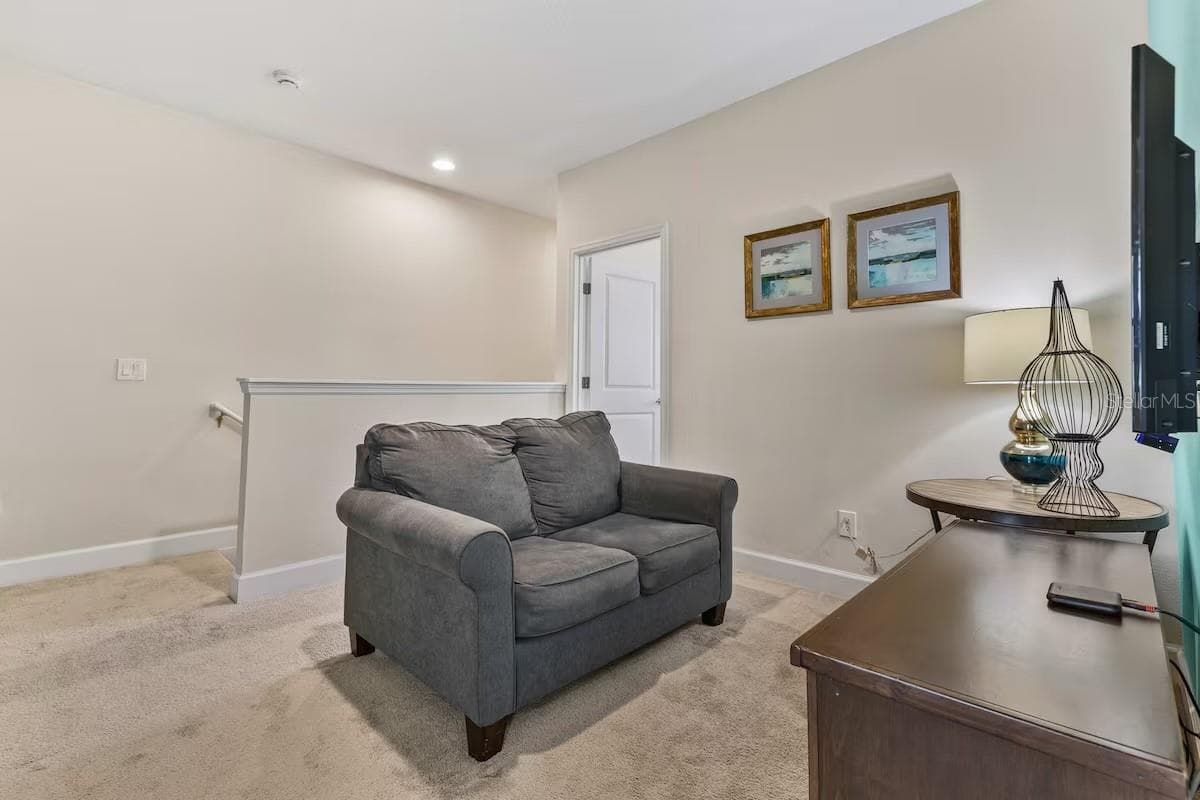 Townhouse at 462 CAPTIVA DR, DAVENPORT, photo 21 of 34