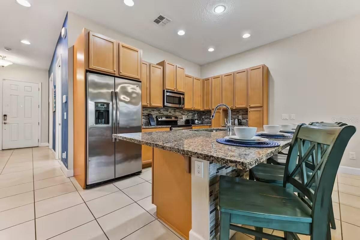 Townhouse at 462 CAPTIVA DR, DAVENPORT, photo 22 of 34
