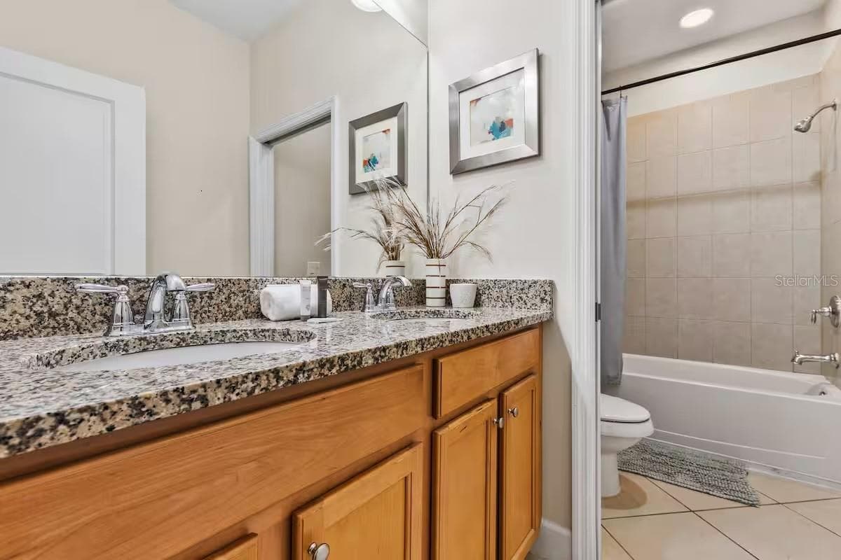 Townhouse at 462 CAPTIVA DR, DAVENPORT, photo 23 of 34