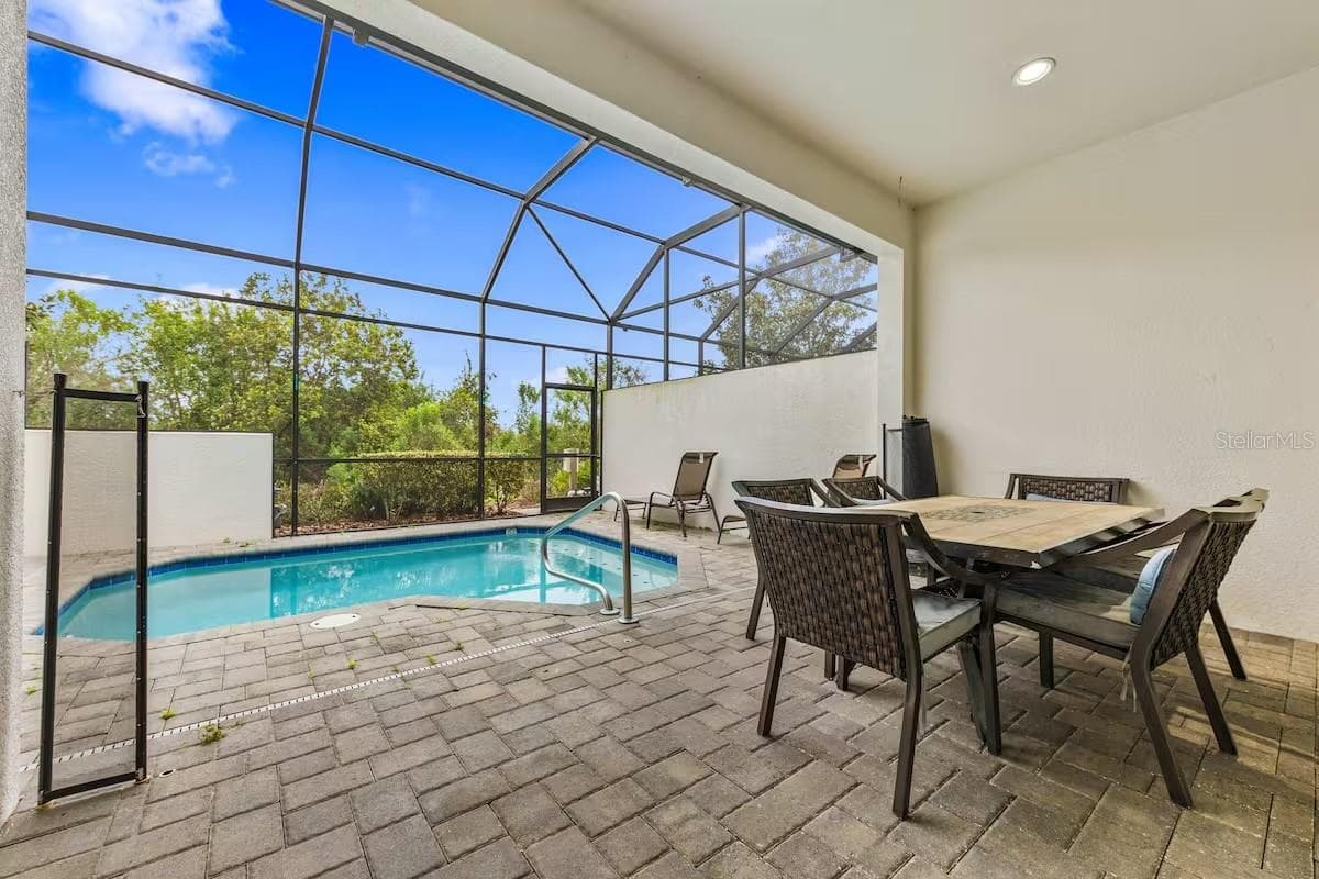 Townhouse at 462 CAPTIVA DR, DAVENPORT, photo 25 of 34