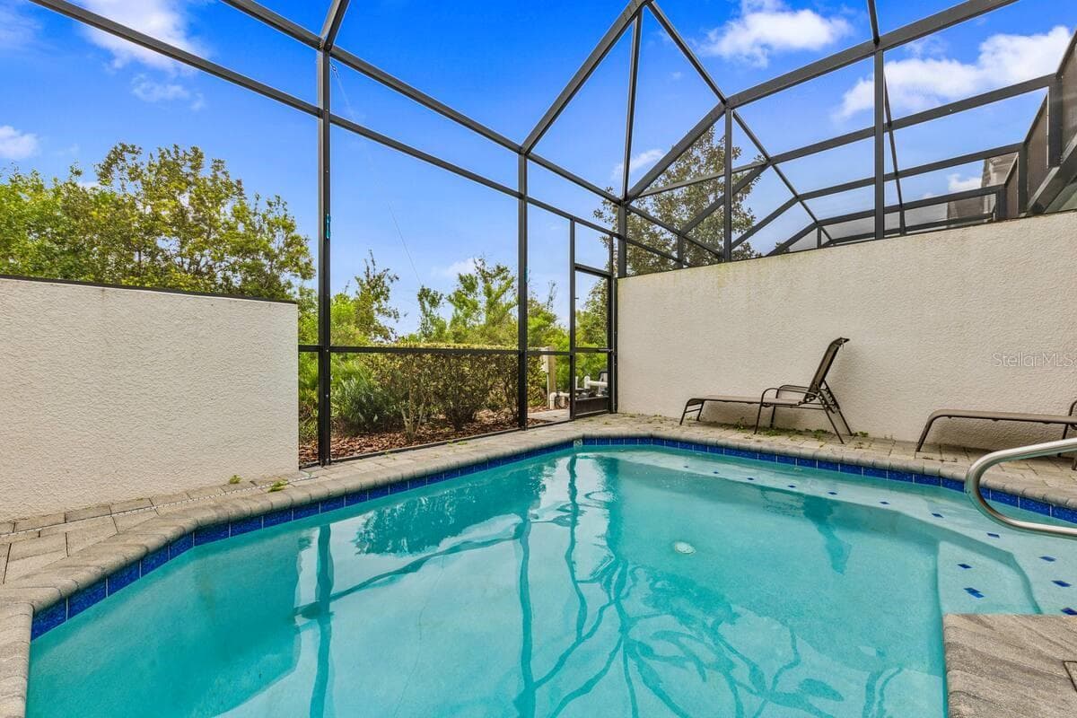 Townhouse at 462 CAPTIVA DR, DAVENPORT, photo 29 of 34