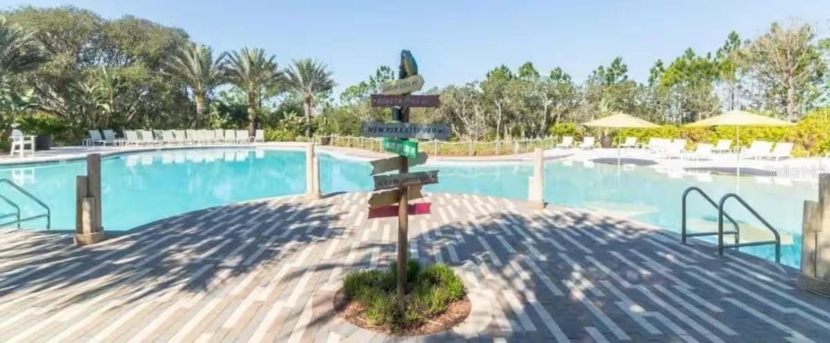 Townhouse at 462 CAPTIVA DR, DAVENPORT, photo 30 of 34