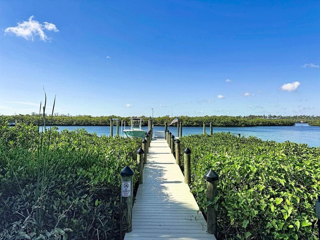 Composite Decking - BRADEN RIVER LAKES, BRADENTON