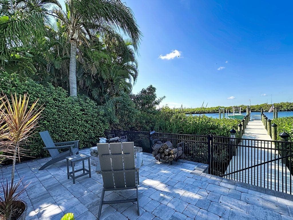 Pavers Patio Inside and Out - BRADEN RIVER LAKES, BRADENTON