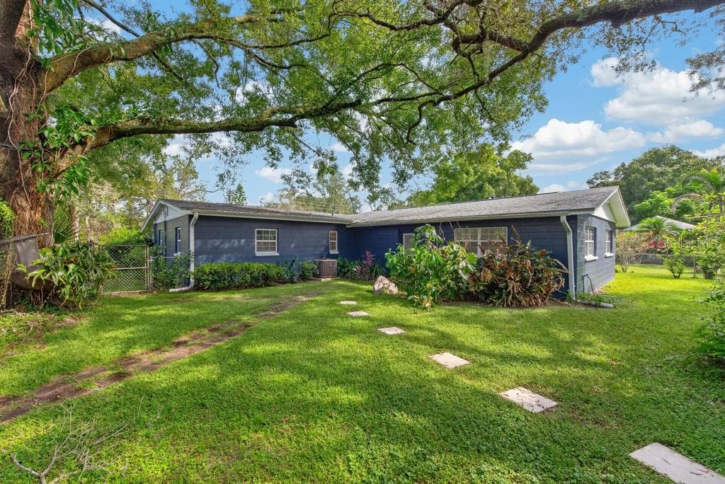 Single Family Residence at 1708 POND LAKE DR, TAMPA, photo 51 of 80