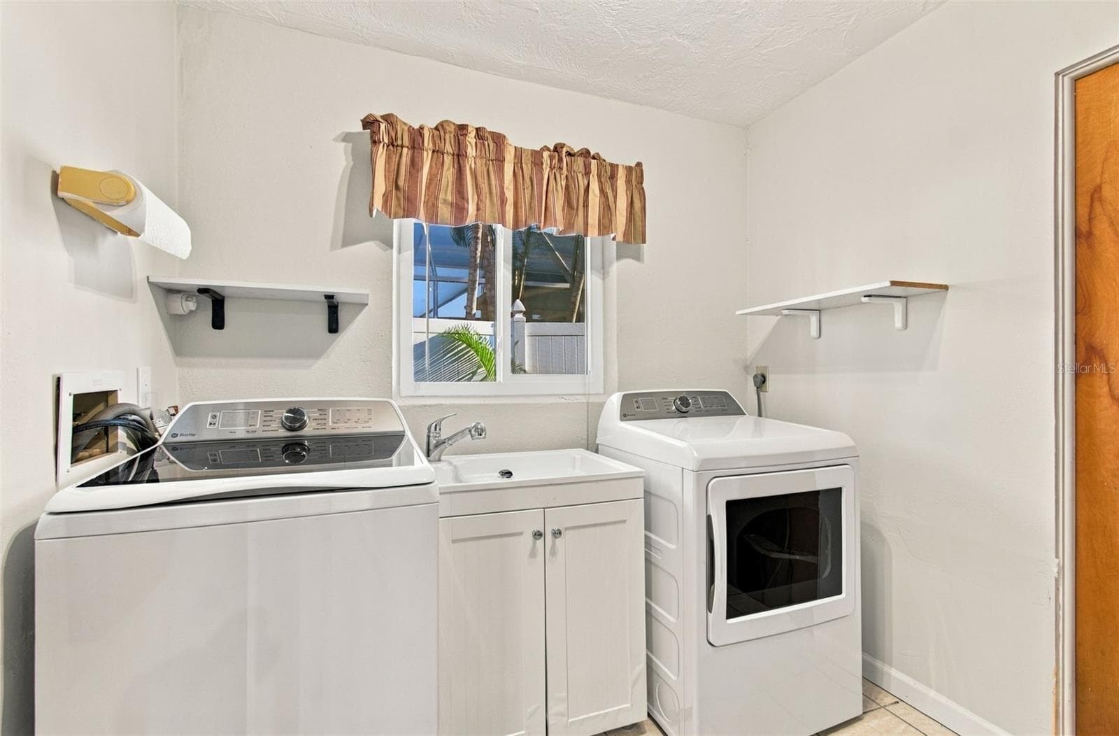 Indoor laundry - 11975 7TH ST E, TREASURE ISLAND