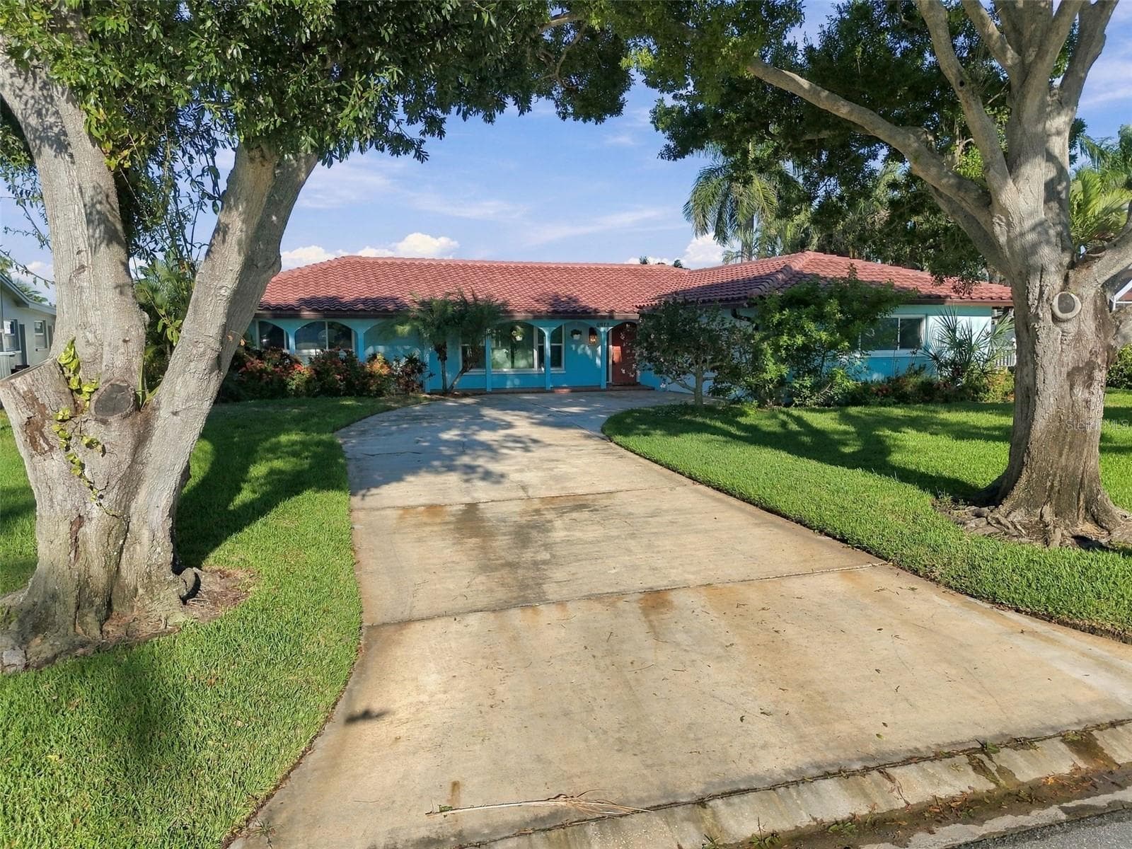 Ultimate Waterfront living - 11975 7TH ST E, TREASURE ISLAND