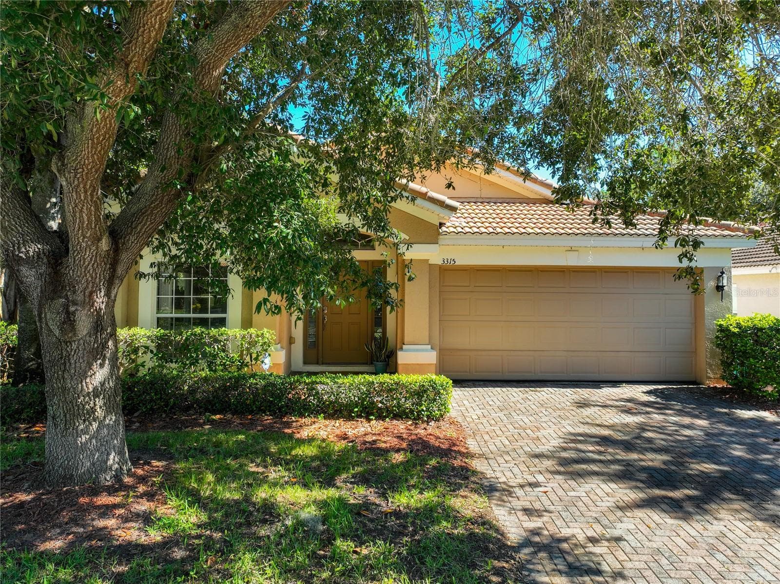 Single Family Residence at 3315 FLAMBOROUGH DR, ORLANDO, photo 3 of 95