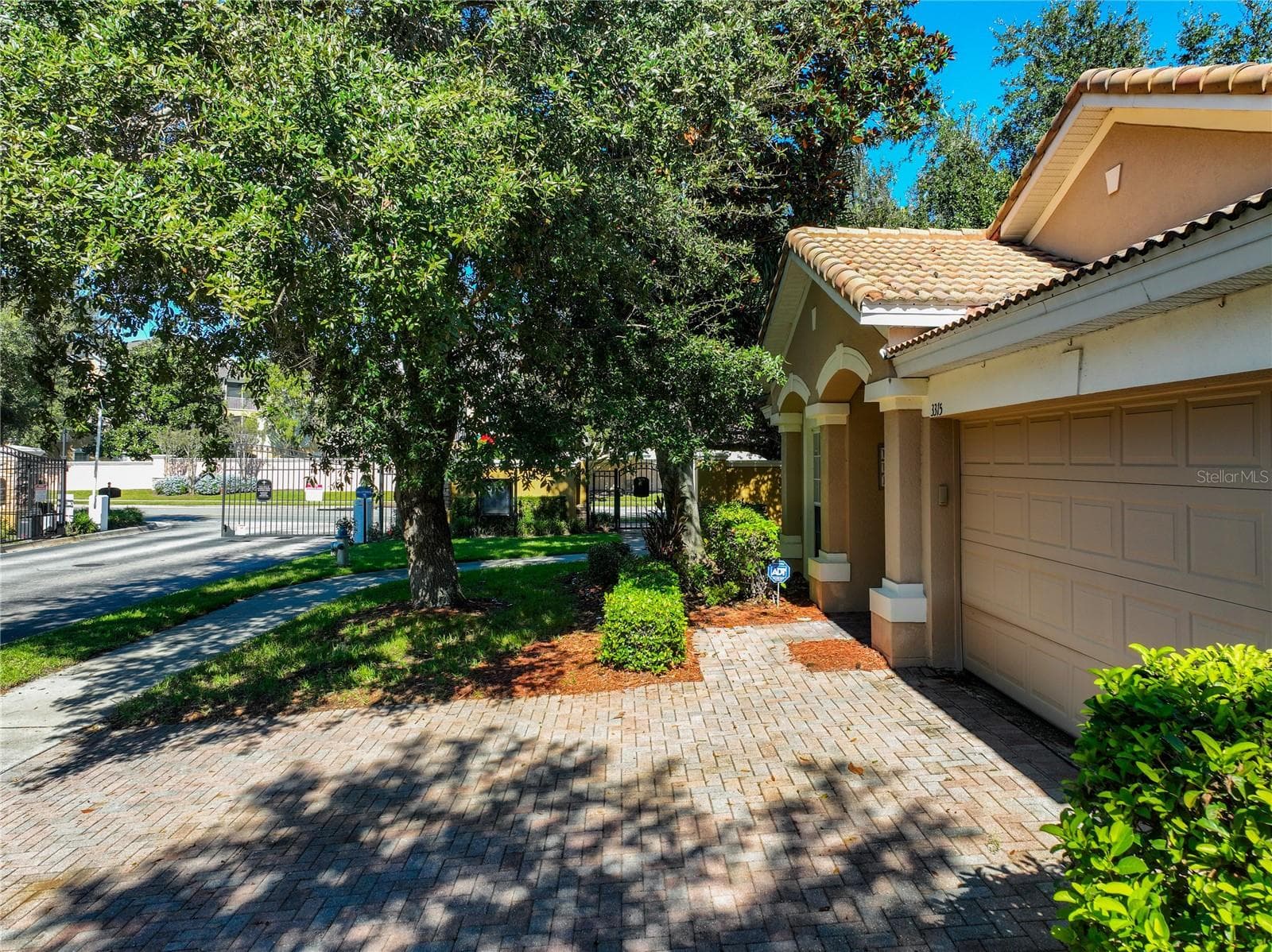 Single Family Residence at 3315 FLAMBOROUGH DR, ORLANDO, photo 12 of 95