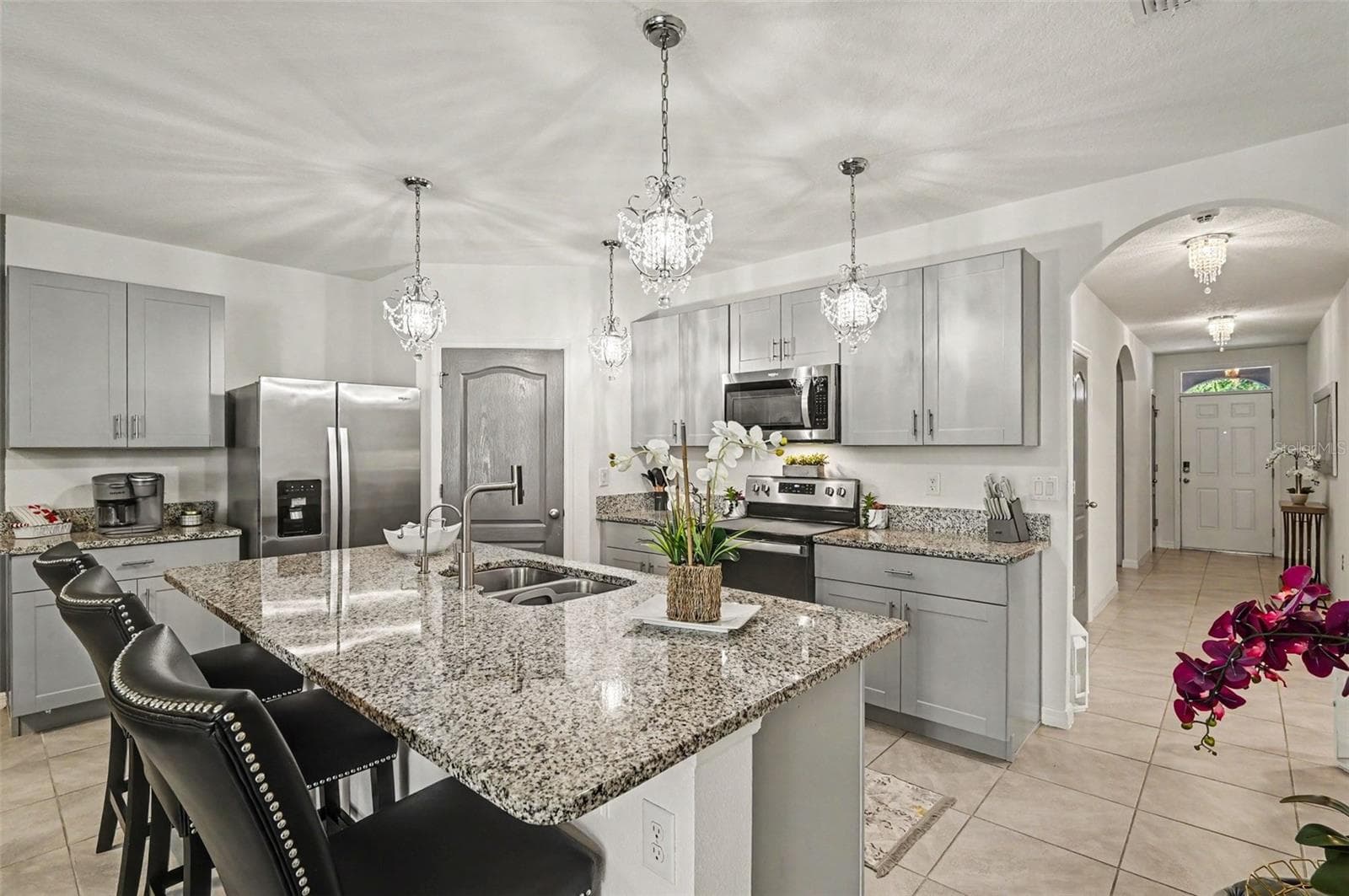 Single Family Residence at 323 CHARLES DR, DELAND, photo 2 of 44