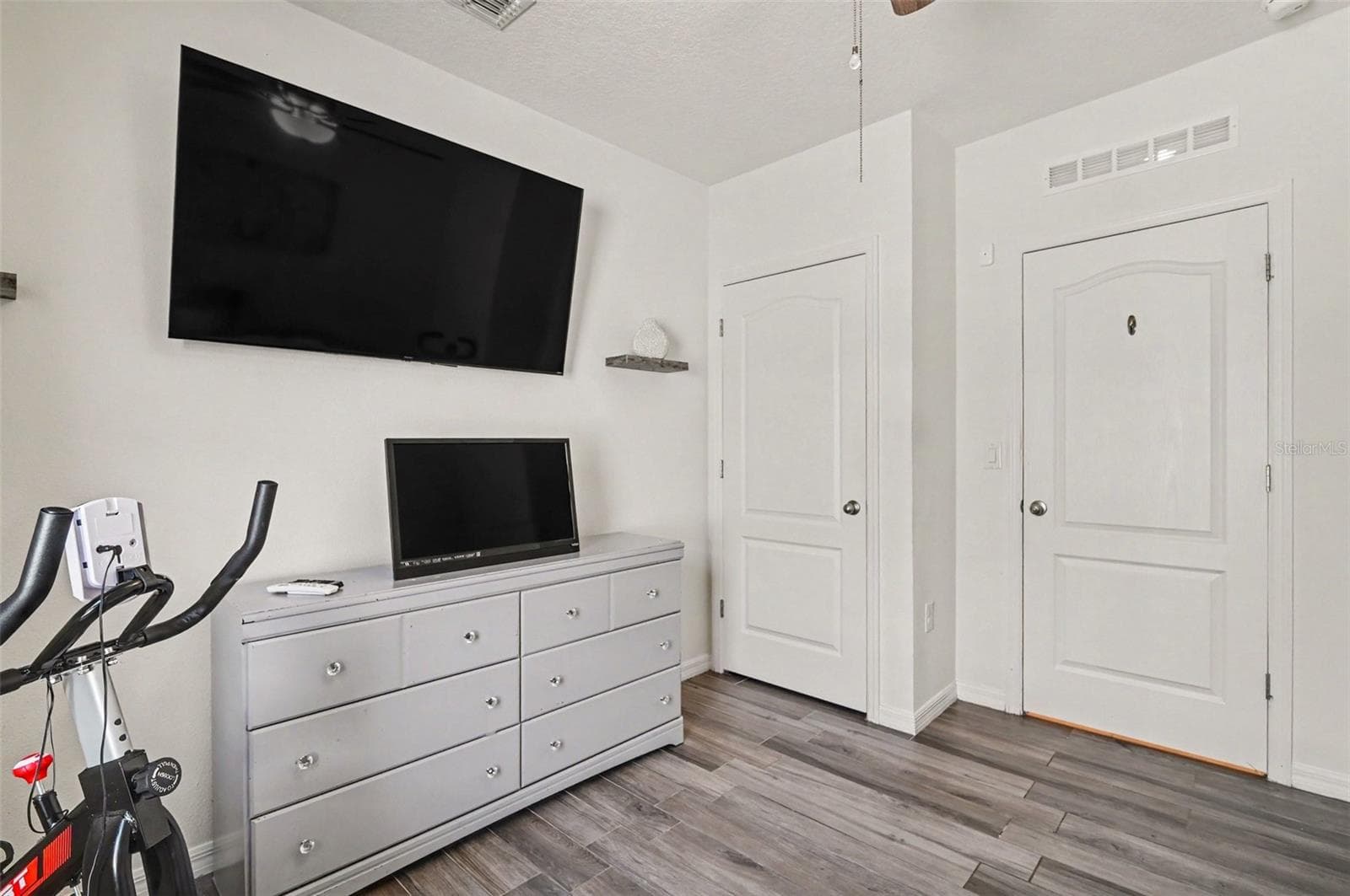 Single Family Residence at 323 CHARLES DR, DELAND, photo 20 of 44