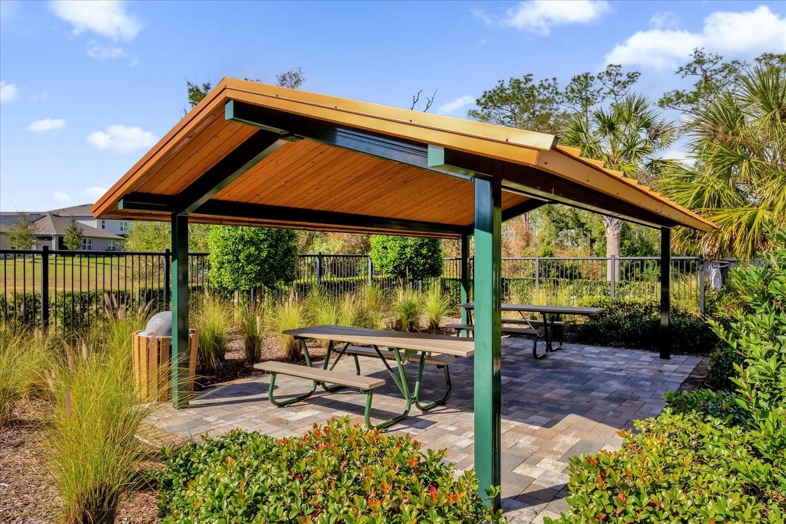 Single Family Residence at 323 CHARLES DR, DELAND, photo 41 of 44