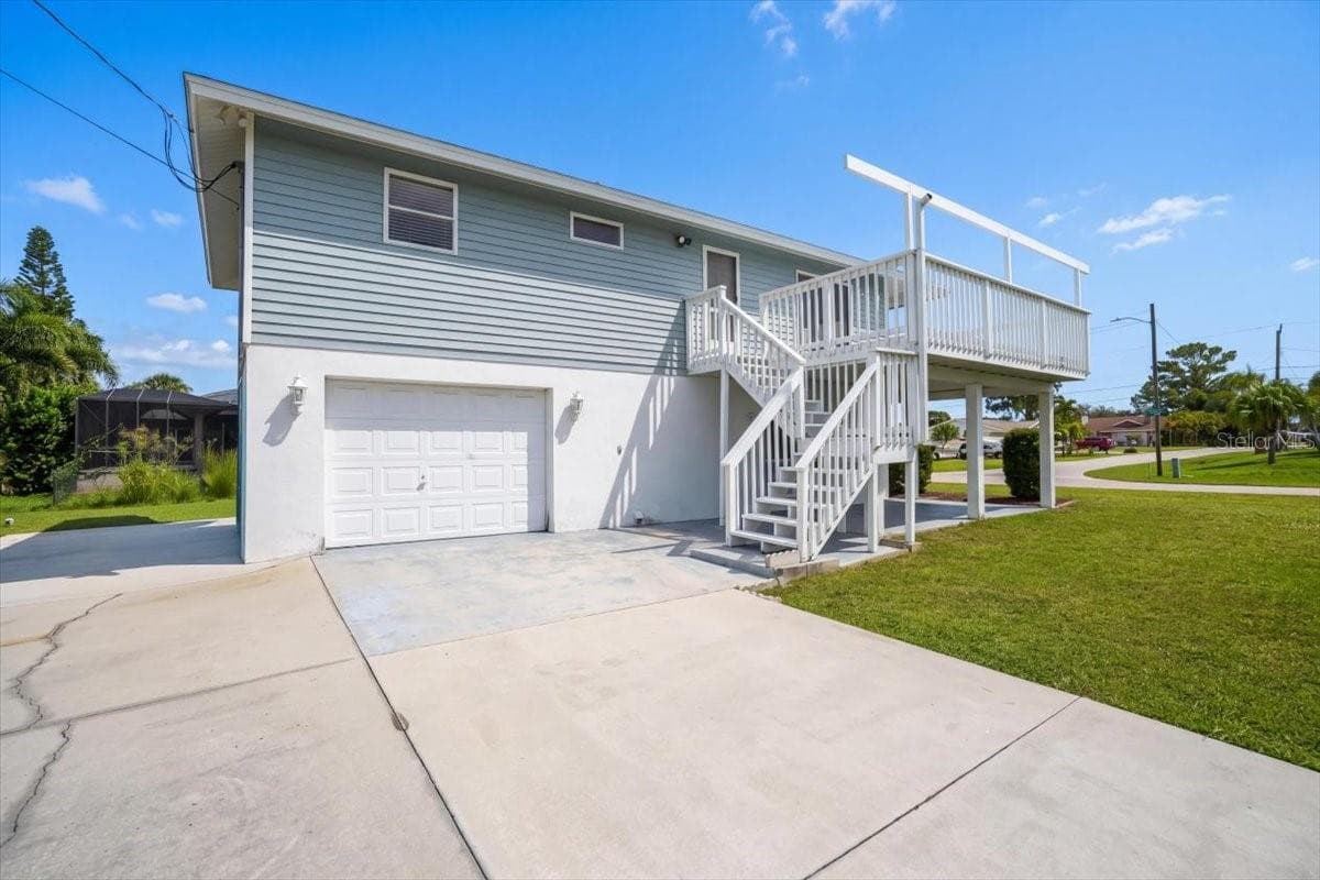 Single Family Residence at 4104 STROMBUS RD, VENICE, photo 4 of 53