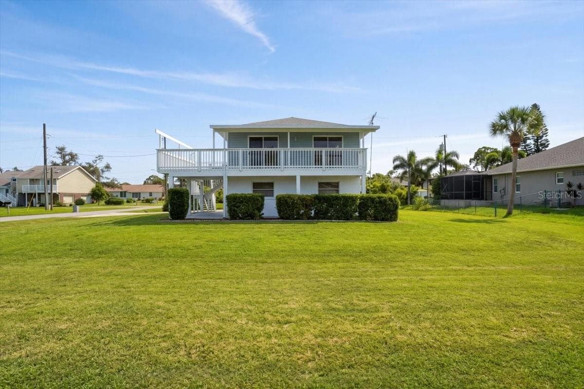 Single Family Residence at 4104 STROMBUS RD, VENICE, photo 9 of 53