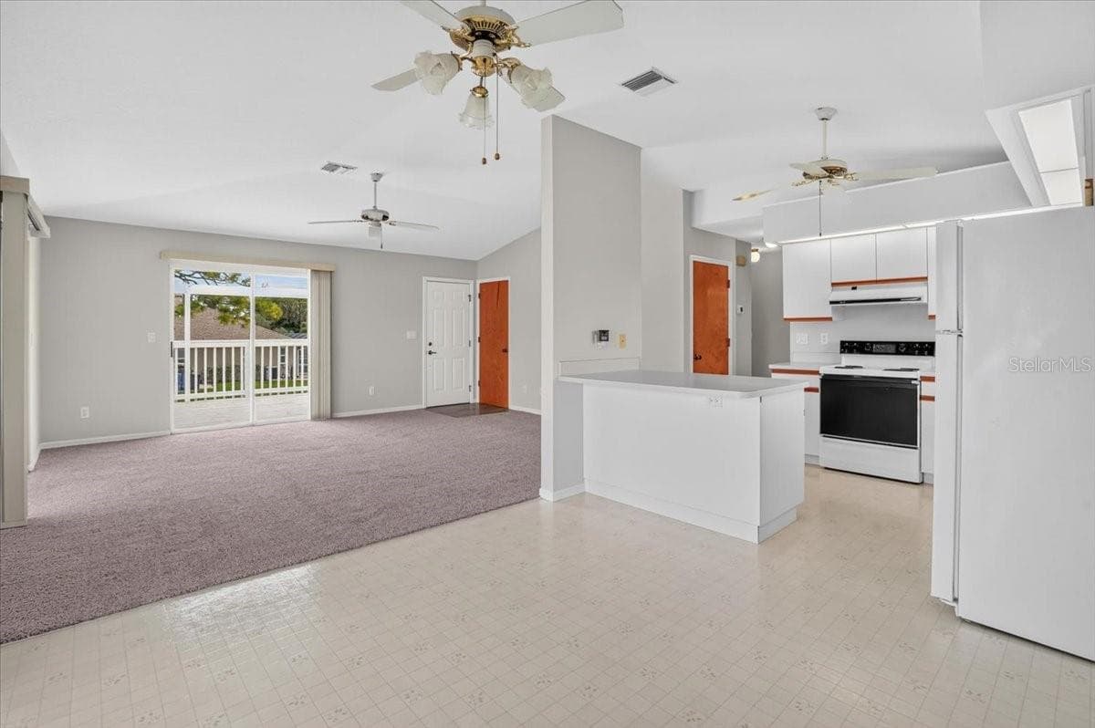 Single Family Residence at 4104 STROMBUS RD, VENICE, photo 18 of 53