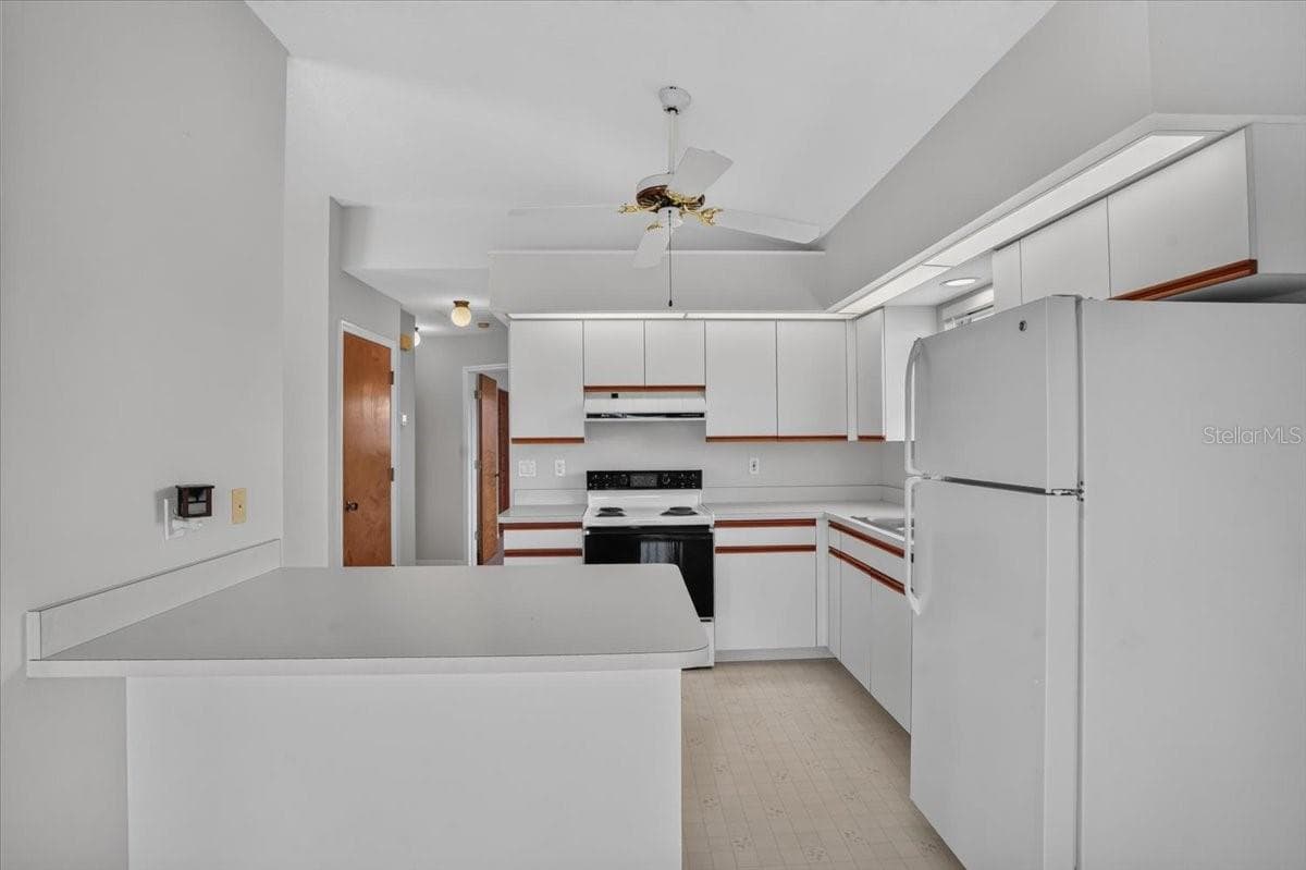 Single Family Residence at 4104 STROMBUS RD, VENICE, photo 21 of 53