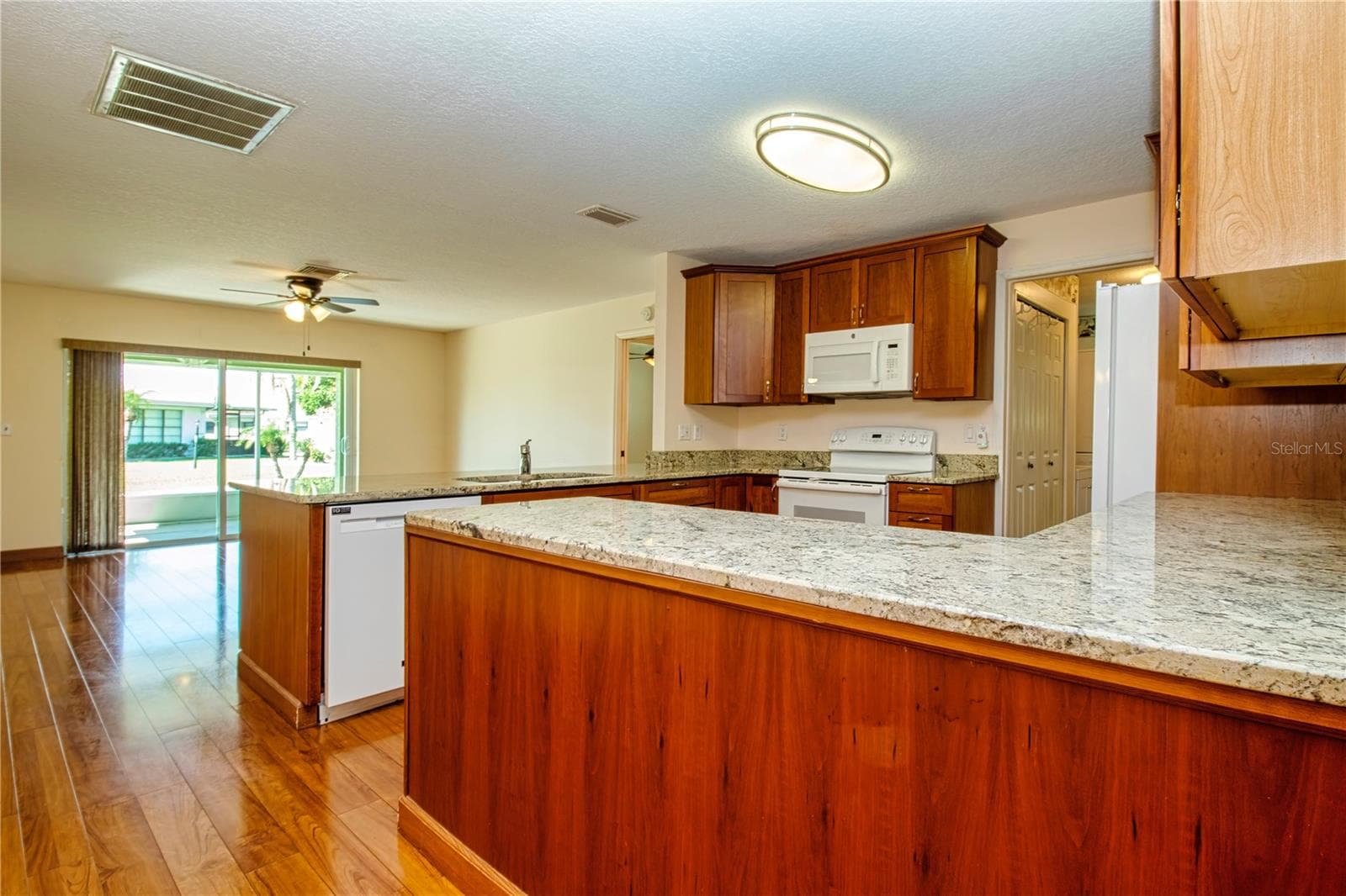 Kitchen/Family Room - 2108 MEADOWLARK LN, SUN CITY CENTER