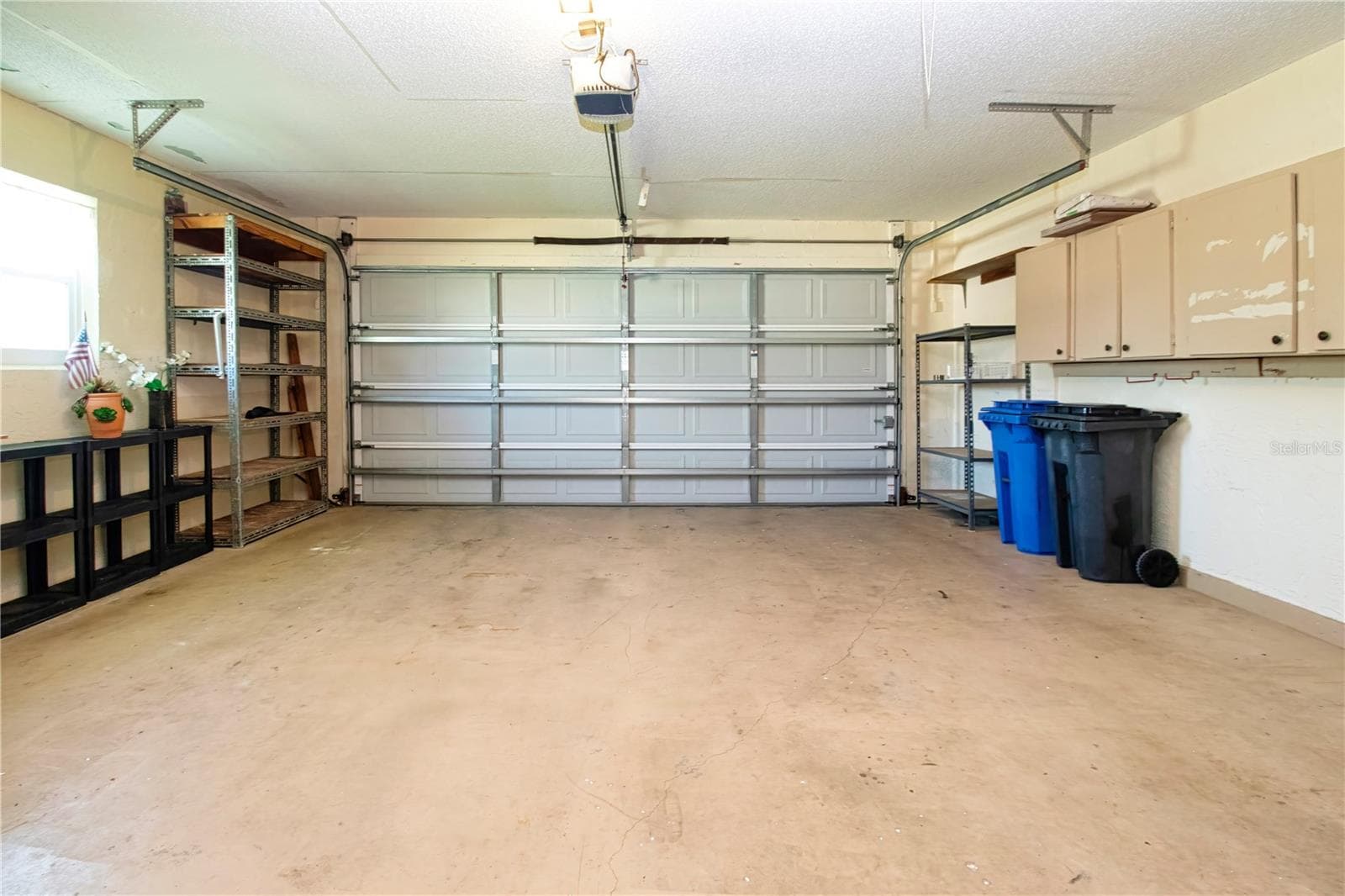 Garage - 2108 MEADOWLARK LN, SUN CITY CENTER