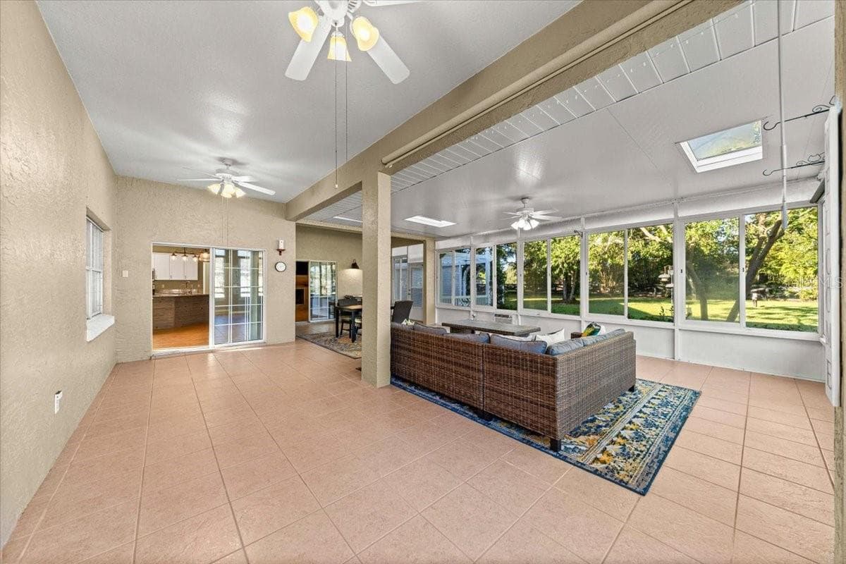 Expansive Florida Room - 5592 NE 61ST AVENUE RD, SILVER SPRINGS