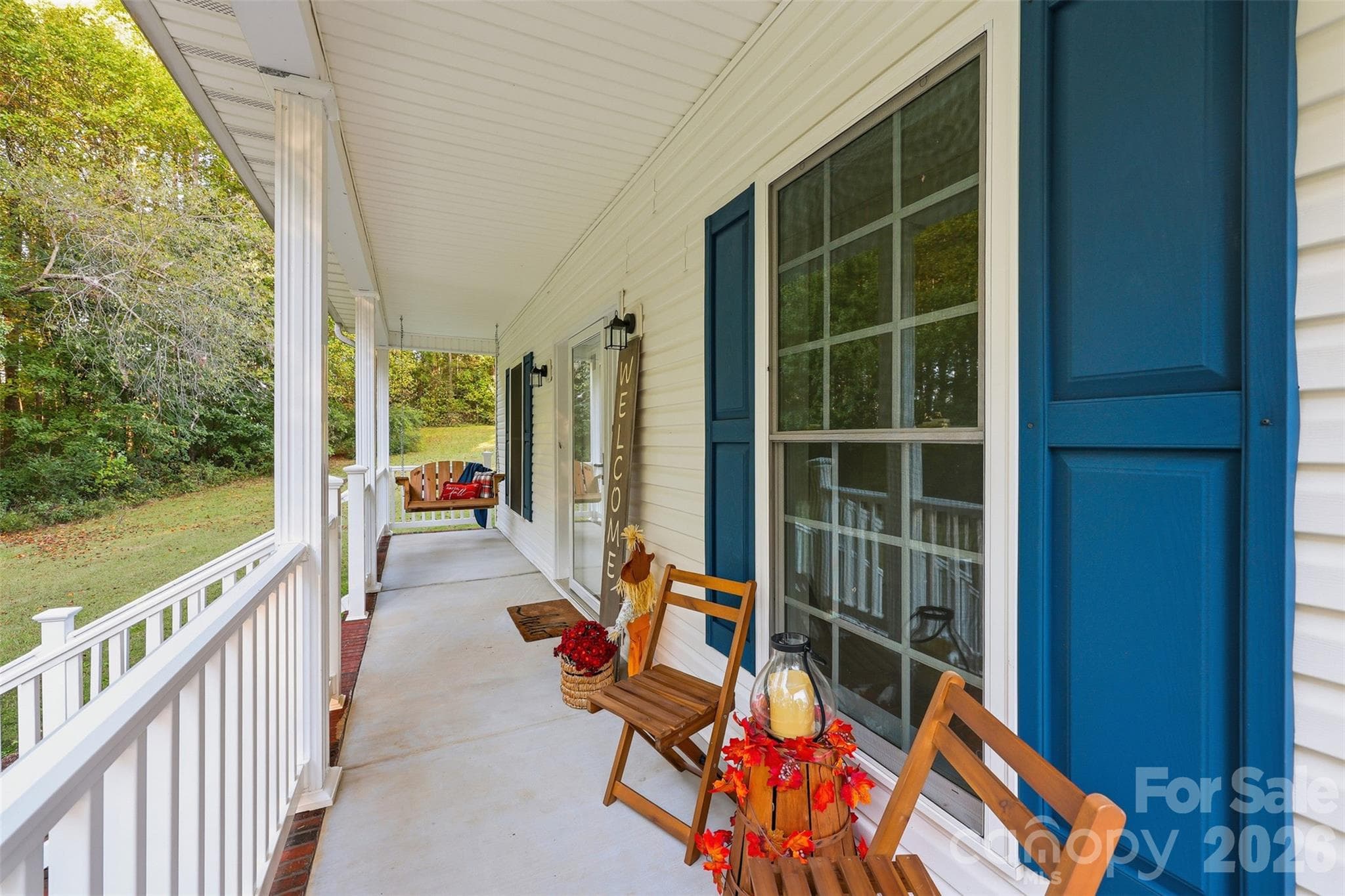 Covered front porch - 151 Robertson Drive, Taylorsville