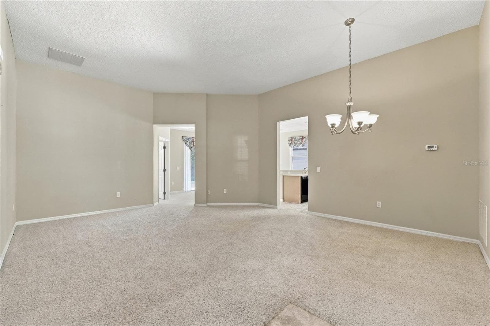 Single Family Residence at 123 PRESTON AVE, DAVENPORT, photo 4 of 28