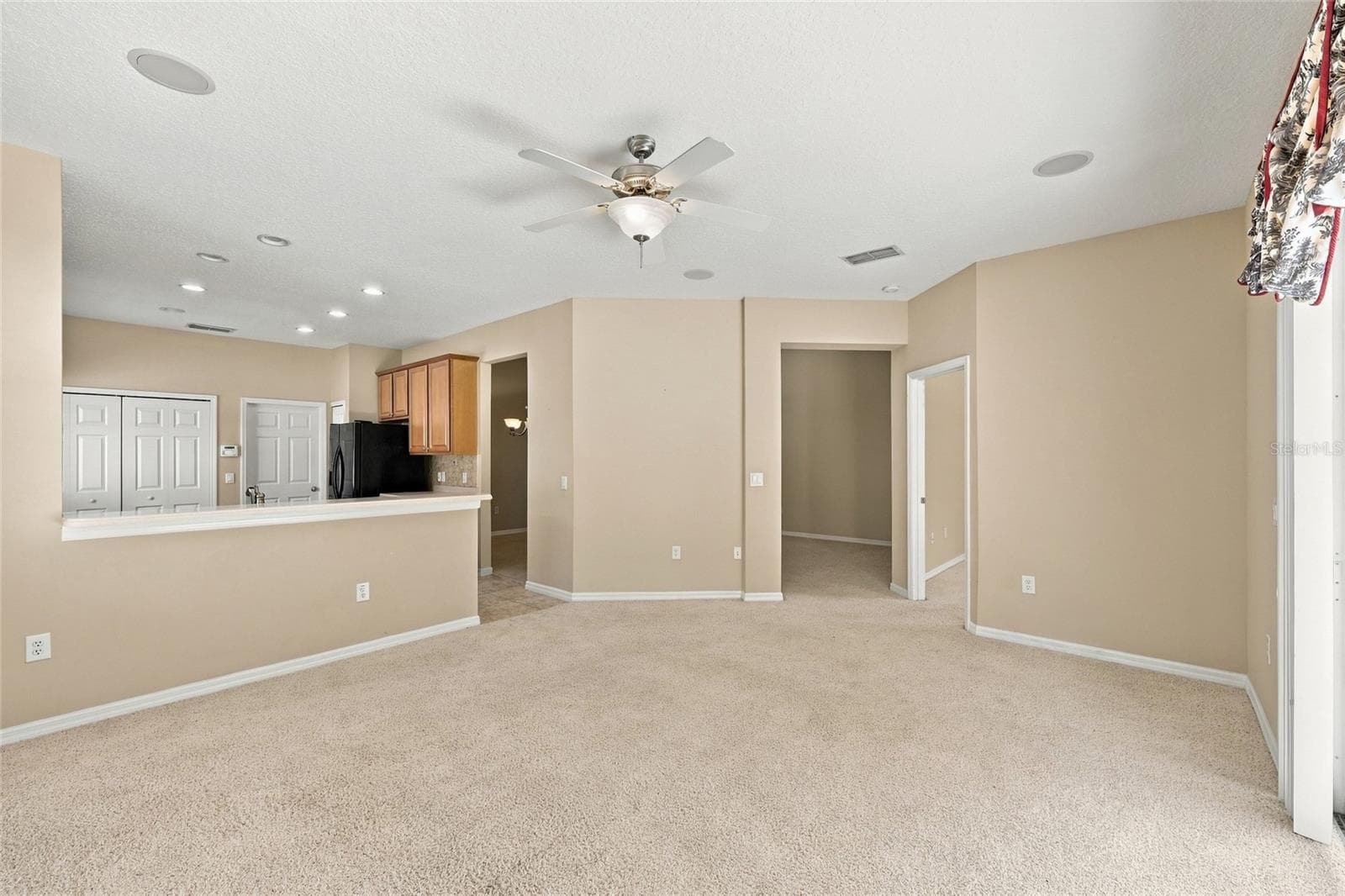 Single Family Residence at 123 PRESTON AVE, DAVENPORT, photo 11 of 28