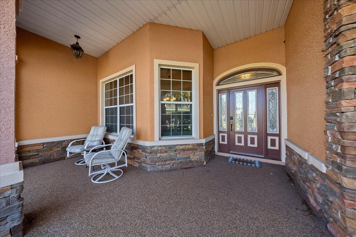 Welcoming Front Porch - 8906 SW 84TH CIR, OCALA