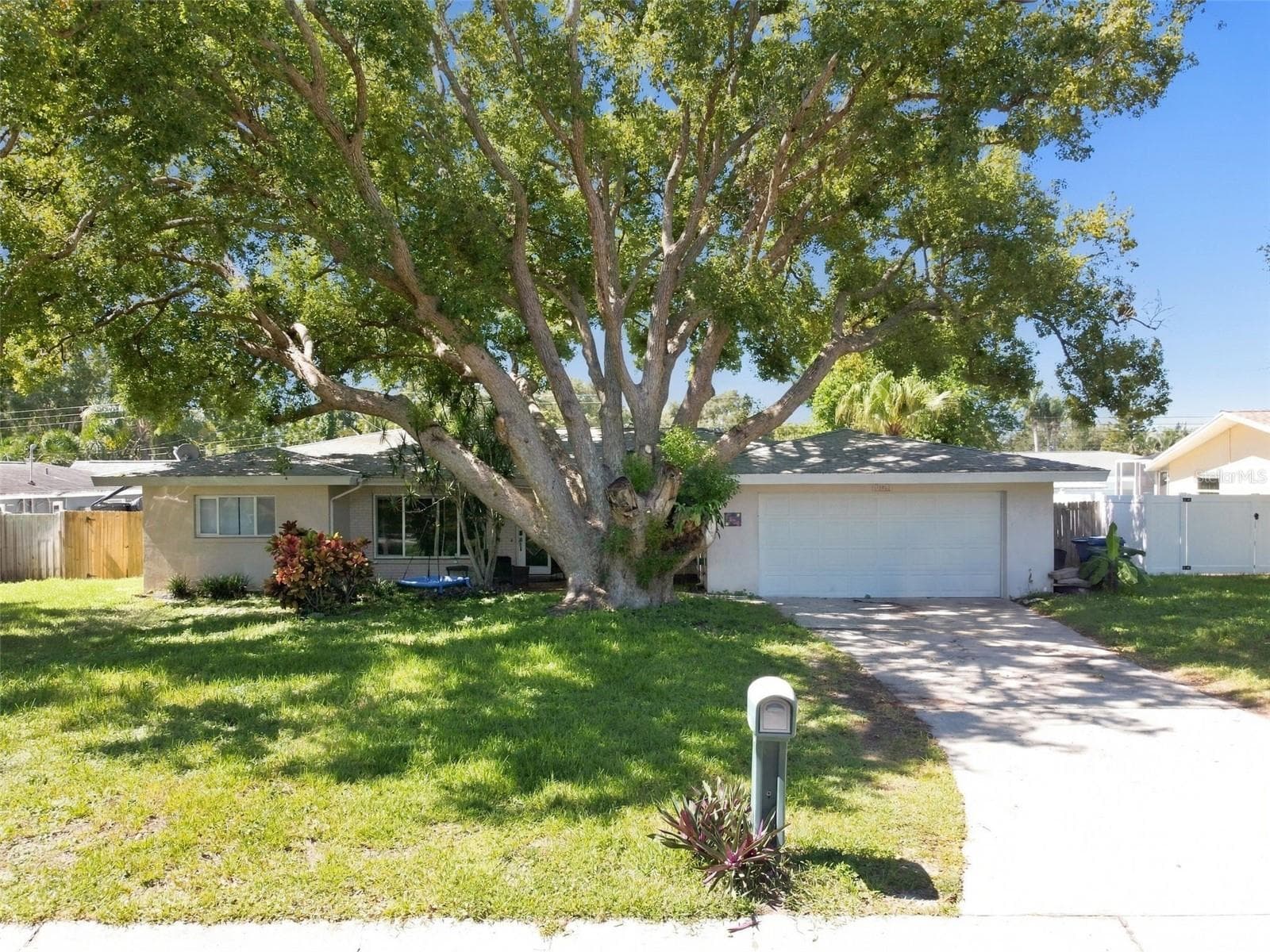 Single Family Residence at 1356 WOODCREST AVE, CLEARWATER, photo 2 of 39