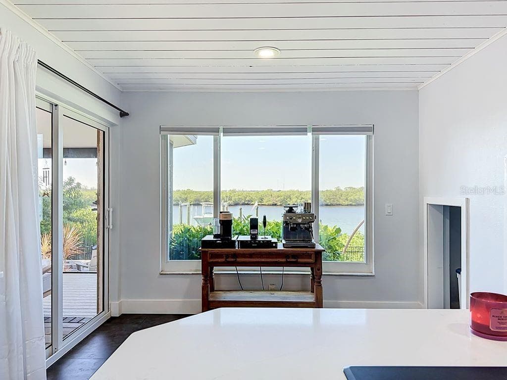 Coffee Bar with River view - BRADEN RIVER LAKES, BRADENTON