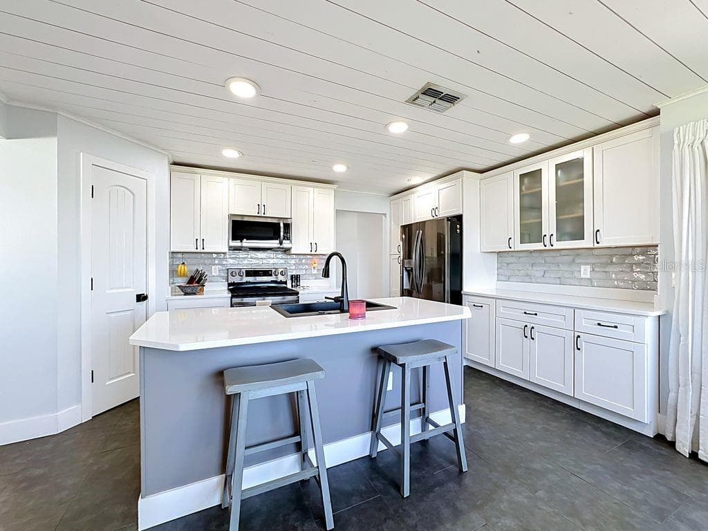 Island - BRADEN RIVER LAKES, BRADENTON