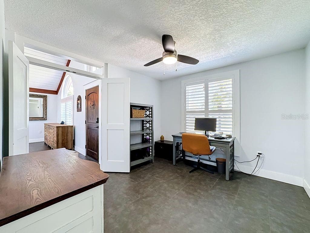 Office - BRADEN RIVER LAKES, BRADENTON