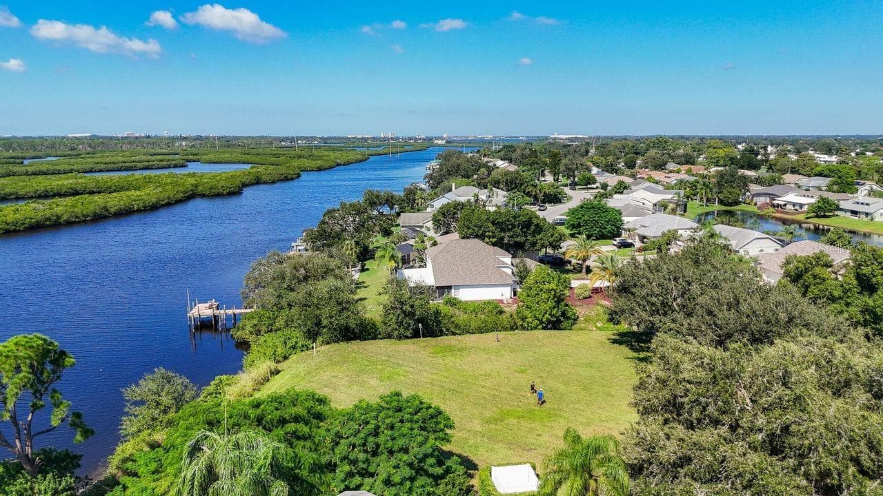 Community Play Area - BRADEN RIVER LAKES, BRADENTON