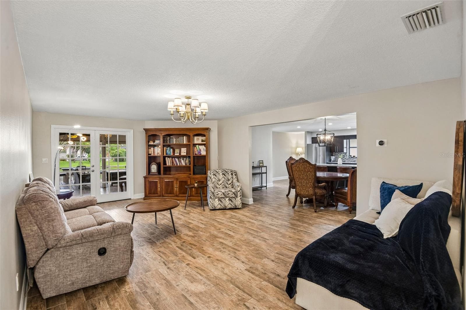Single Family Residence at 1175 SAN CARLOS AVE NE, ST PETERSBURG, photo 3 of 38