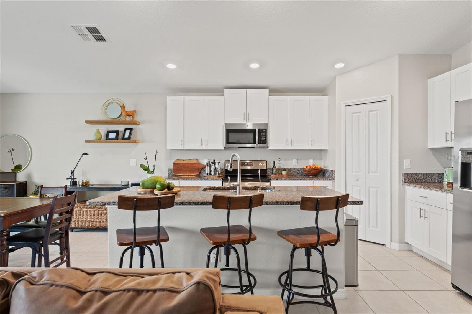 Single Family Residence at 31713 SUN KETTLE LOOP, WESLEY CHAPEL, photo 16 of 58