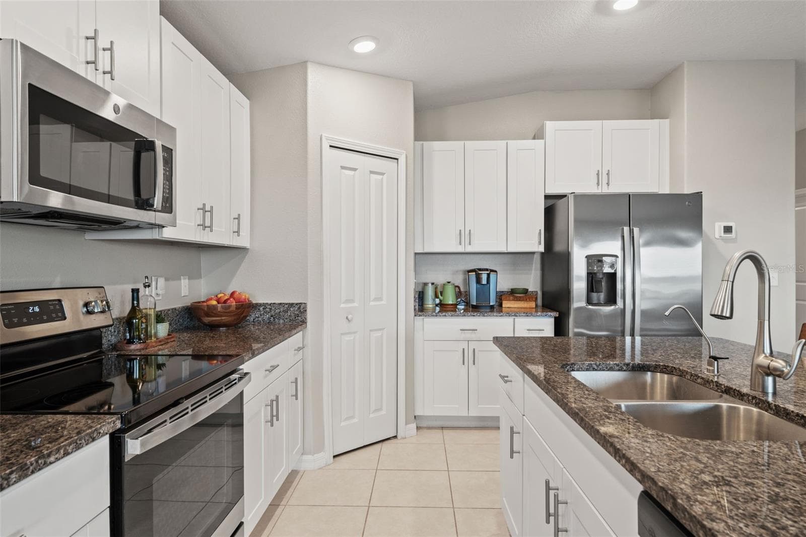 Single Family Residence at 31713 SUN KETTLE LOOP, WESLEY CHAPEL, photo 18 of 58