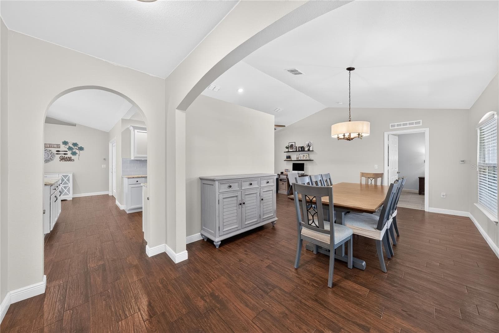 Single Family Residence at 8 LAKEVIEW RESERVE BLVD, WINTER GARDEN, photo 7 of 38