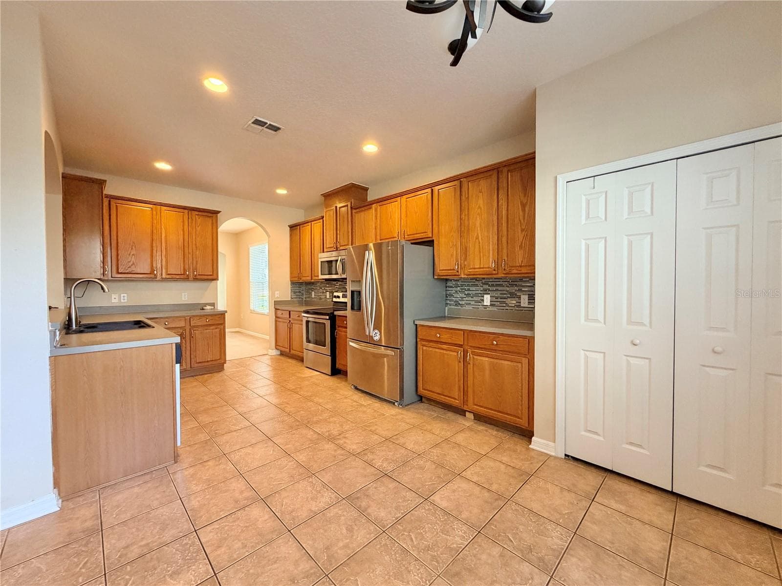 kitchen - 4410 PINE GOLD AVE, APOPKA