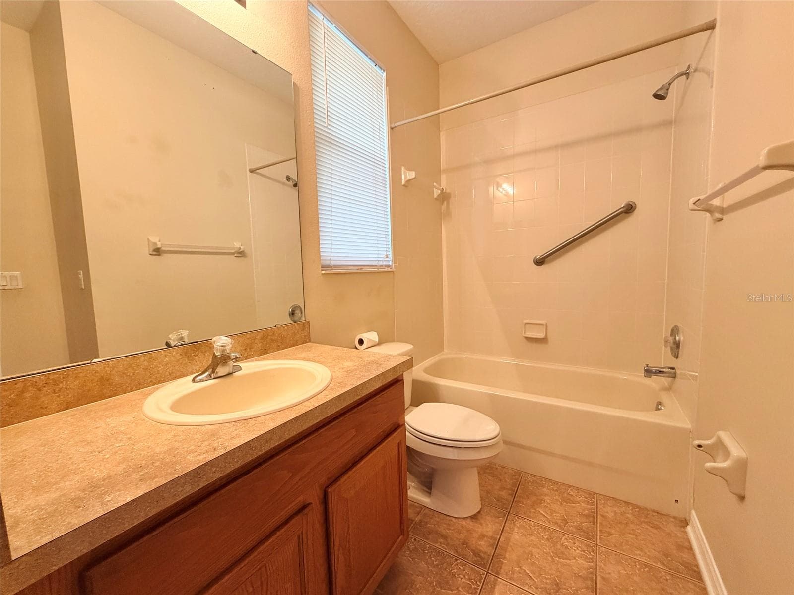 downstairs bathroom - 4410 PINE GOLD AVE, APOPKA