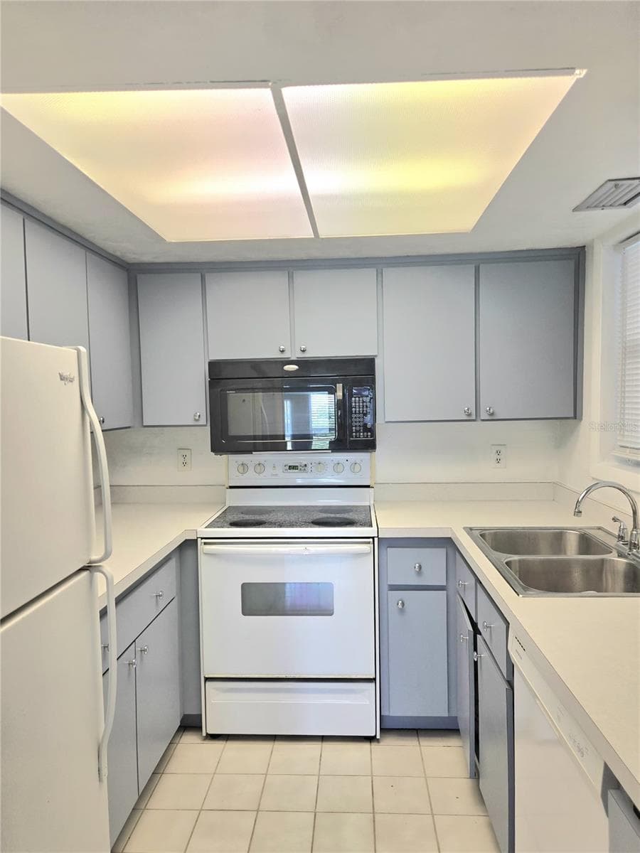 Condominium at 20104 SANDALWOOD DR #104, WILDWOOD, photo 8 of 31